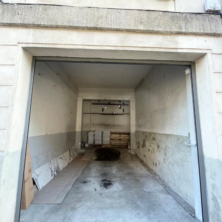 Magnifique Appartement vue cathédrale avec parking privé - Three-Bedroom Apartment - 7