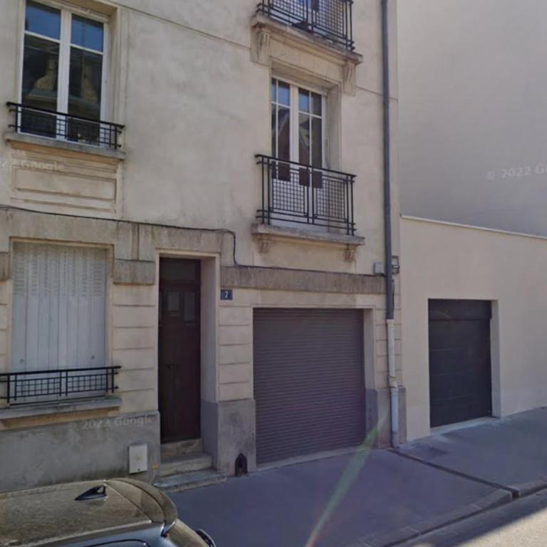 Magnifique Appartement vue cathédrale avec parking privé - Three-Bedroom Apartment - 14