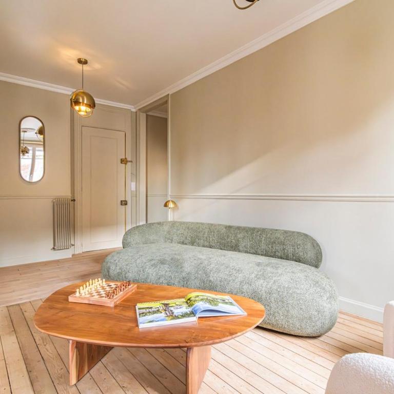 Magnifique Appartement vue cathédrale avec parking privé - Three-Bedroom Apartment - 17