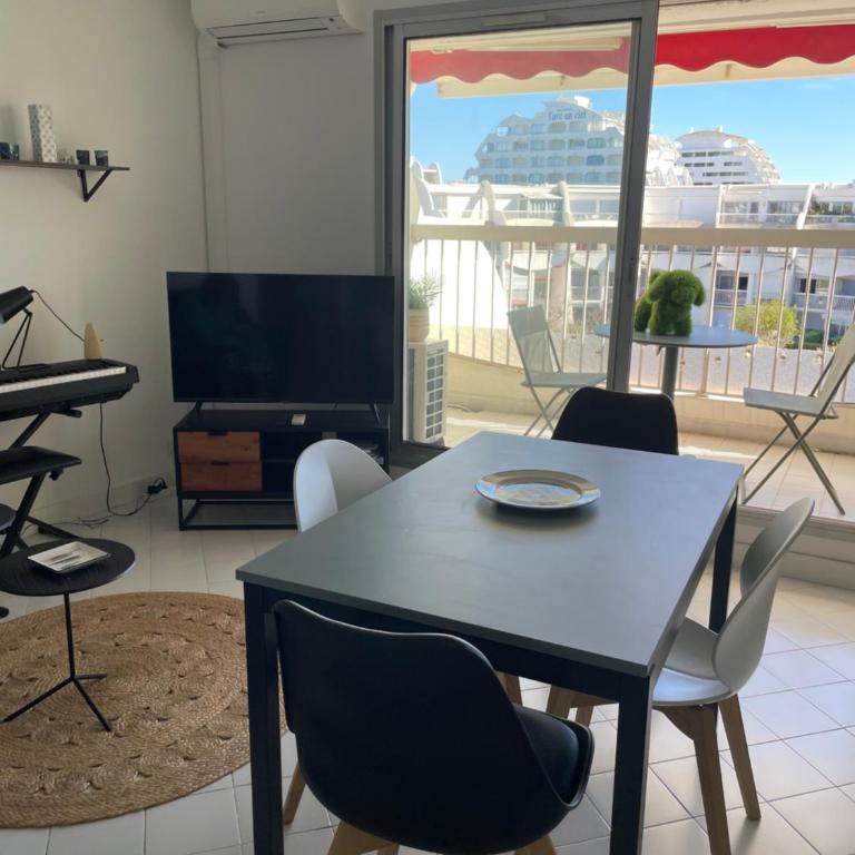 Vittoria Immobilier 3 - REGLEMENT SUR PLACE - chèques vacances acceptés - Two-Bedroom Apartment with Terrace - 4