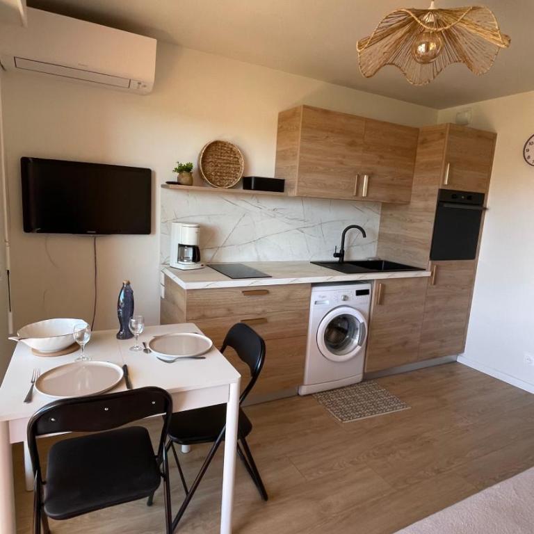 L'Orangeraie T2 Bandol clim terrasse proche à pieds mer gare ville pour 1 à 4 personnes - Apartamento de 1 dormitorio - 3