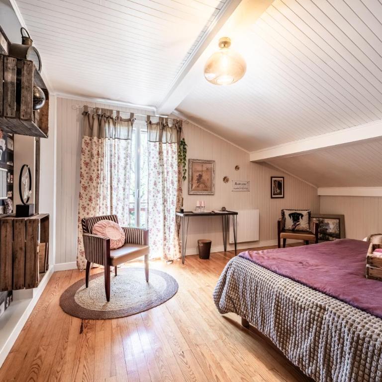 Le Chalet Des Pesettes - Chambre Quadruple avec Douche - 7