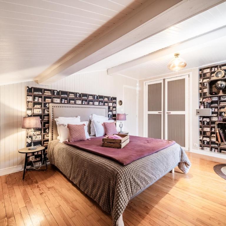 Le Chalet Des Pesettes - Chambre Quadruple avec Douche - 1