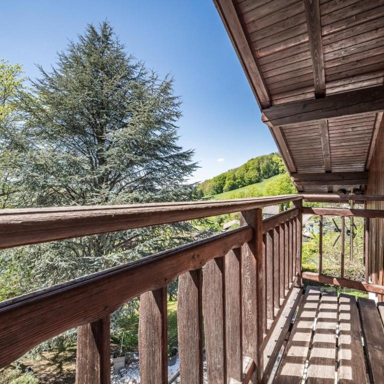 Le Chalet Des Pesettes - Chambre Quadruple avec Douche - 9