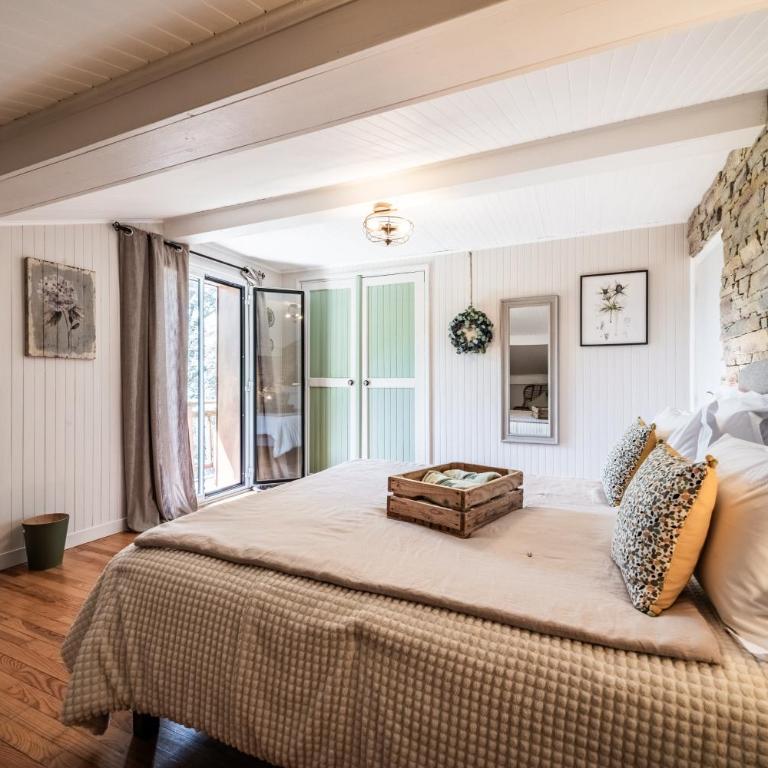 Le Chalet Des Pesettes - Chambre Double - Vue sur Montagne - 8