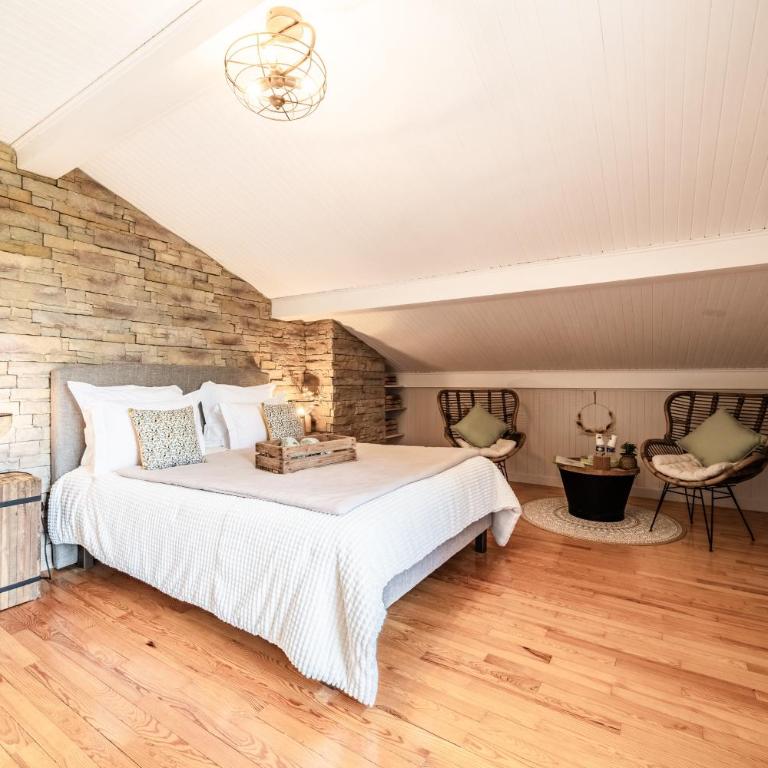 Le Chalet Des Pesettes - Chambre Double - Vue sur Montagne - 1