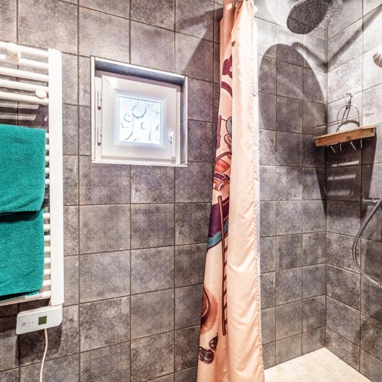 Le Chalet Des Pesettes - Chambre Double - Vue sur Montagne - 7