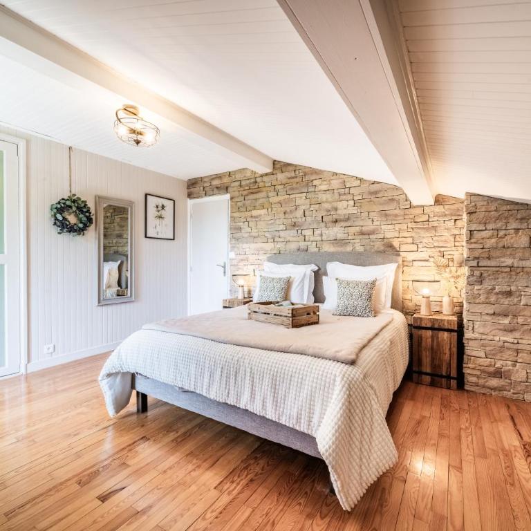 Le Chalet Des Pesettes - Chambre Double - Vue sur Montagne - 5