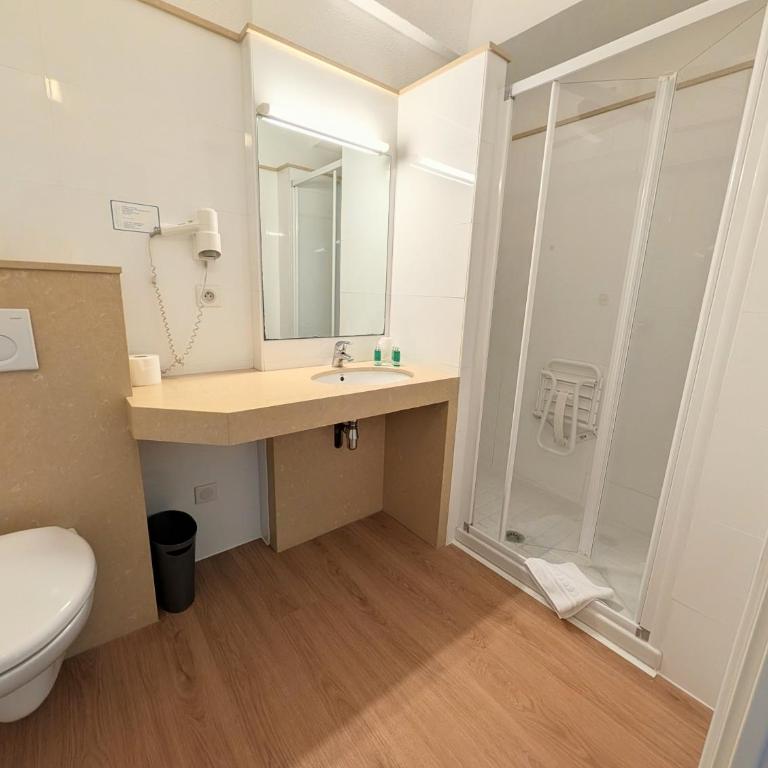 Hôtel Le Collier - Chambre Triple - Côté Ville - 3