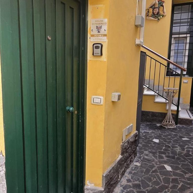 House di Federico - Triple Room with Private Bathroom - 12