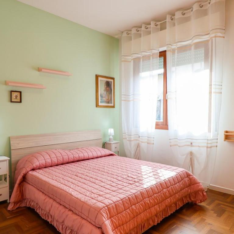 Great Apartment near the Centre - with Free Parking - Apartment mit 3 Schlafzimmern und Balkon - 8