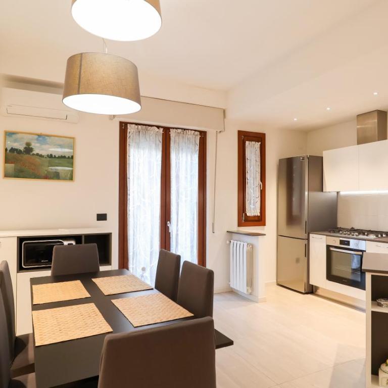Great Apartment near the Centre - with Free Parking - Apartment mit 3 Schlafzimmern und Balkon - 11