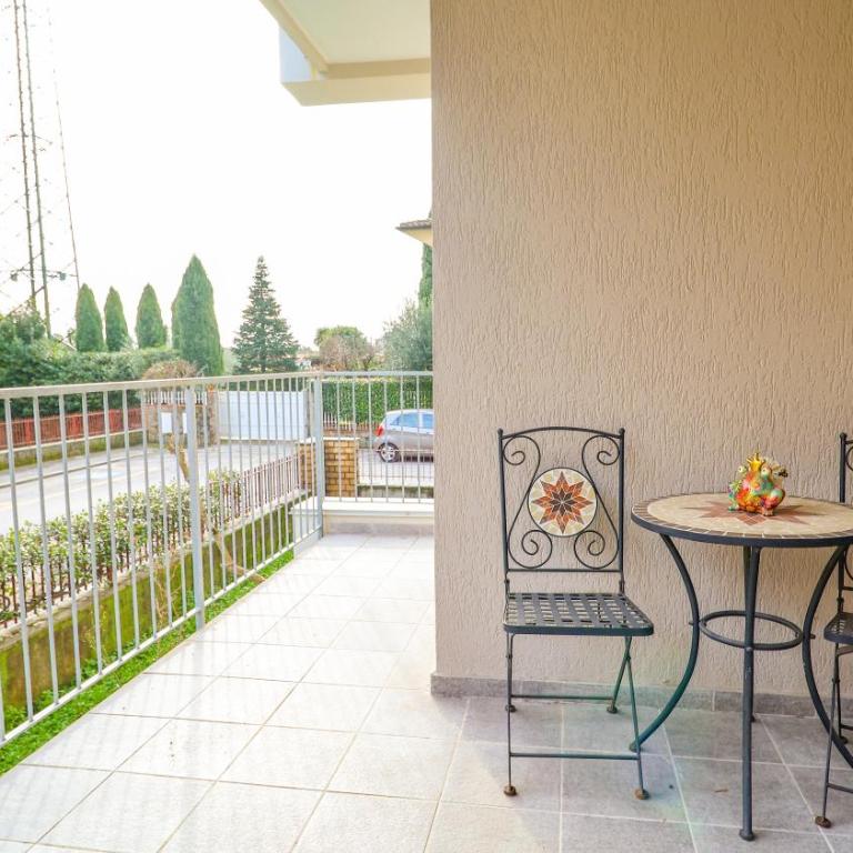 Great Apartment near the Centre - with Free Parking - Apartment mit 3 Schlafzimmern und Balkon - 22
