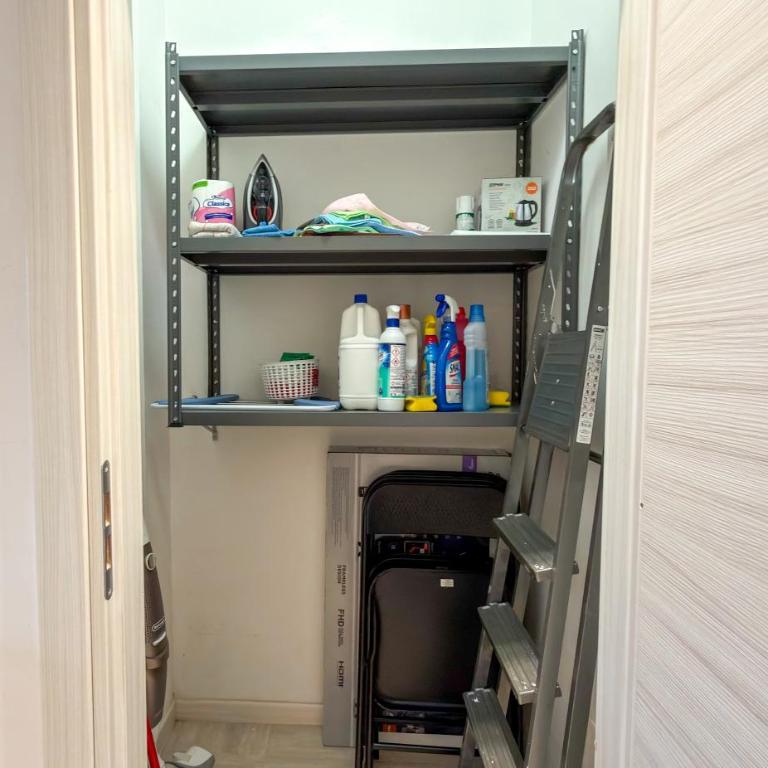 Great Apartment near the Centre - with Free Parking - Apartment mit 3 Schlafzimmern und Balkon - 30