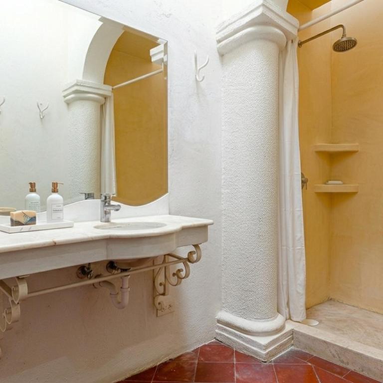 Villa Merida Luxury Mansion - Adults Only Boutique Hotel - Superior Quadruple Room - 3