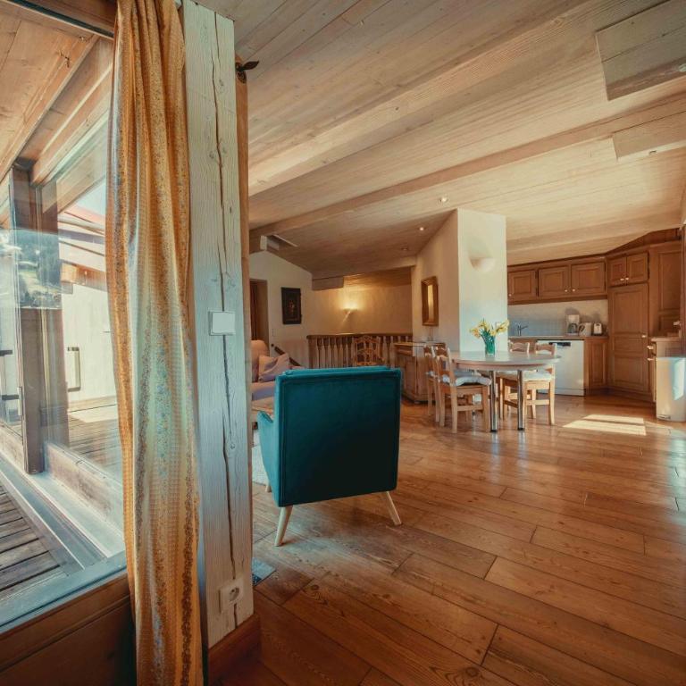 Appartement 71m2 près de Megève, à 200m télécabine la Princesse, local à ski, 2 chambres, parking couvert - Appartement 2 Chambres avec Balcon et Terrasse - 6