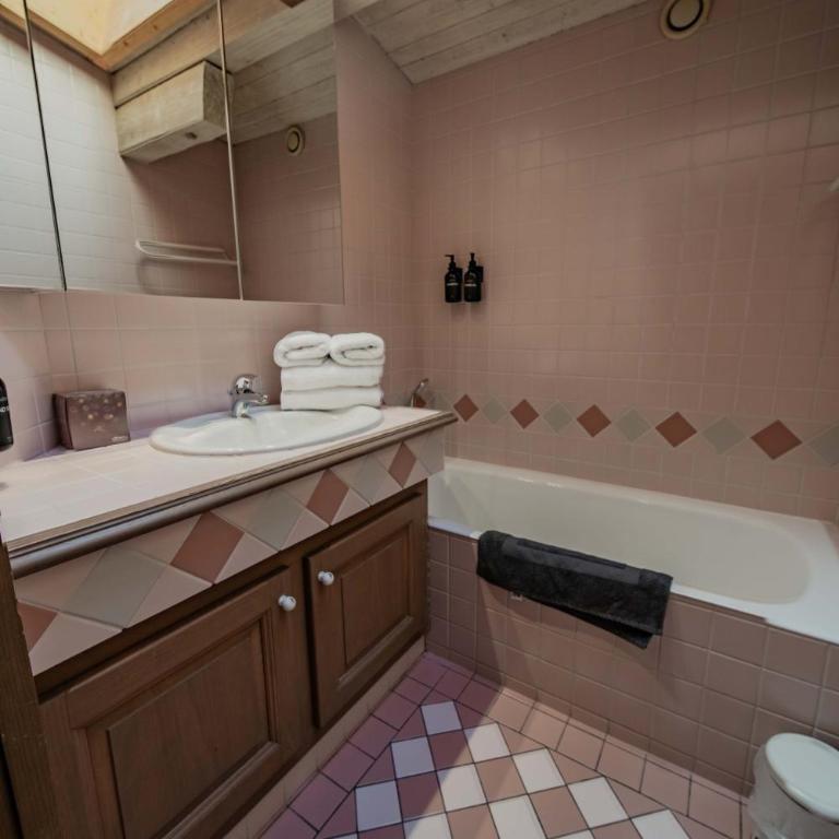Appartement 71m2 près de Megève, à 200m télécabine la Princesse, local à ski, 2 chambres, parking couvert - Appartement 2 Chambres avec Balcon et Terrasse - 30