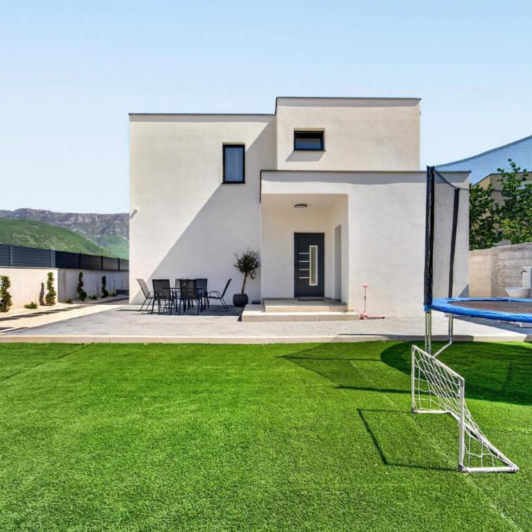 Villa Tadea - Three-Bedroom Villa - 74