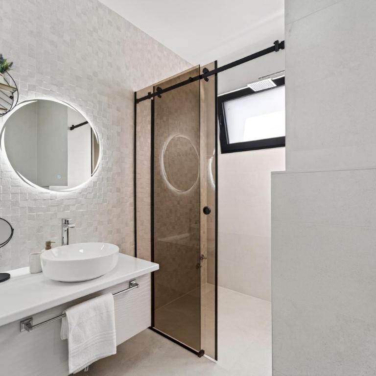 Villa Tadea - Three-Bedroom Villa - 55