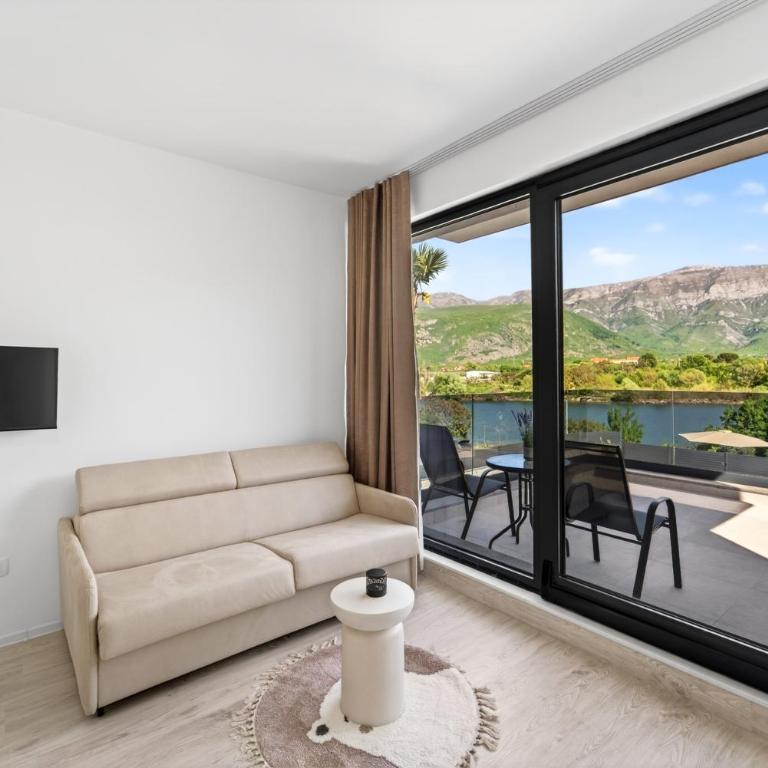 Villa Tadea - Three-Bedroom Villa - 32