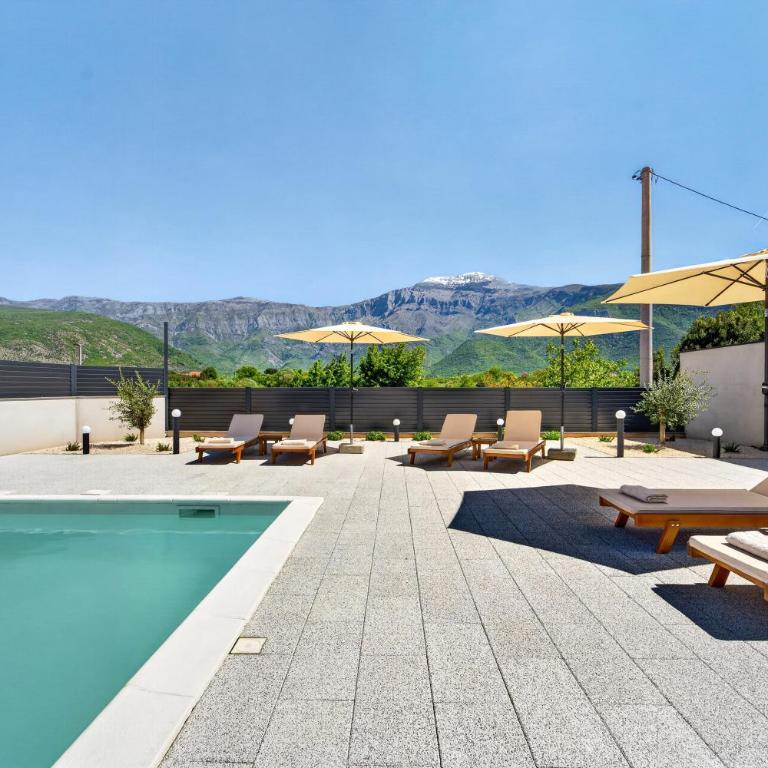 Villa Tadea - Three-Bedroom Villa - 65