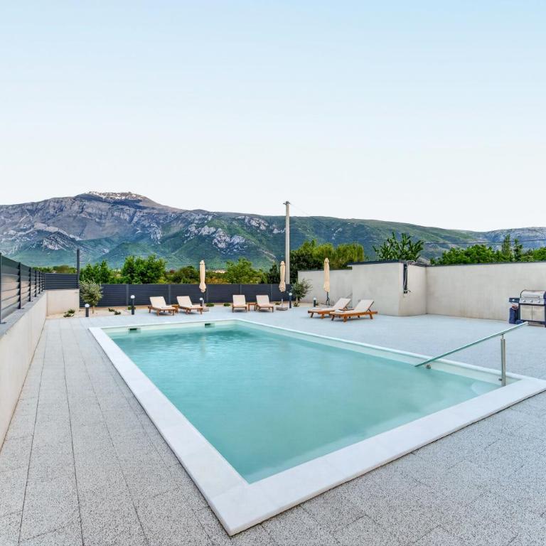 Villa Tadea - Three-Bedroom Villa - 7