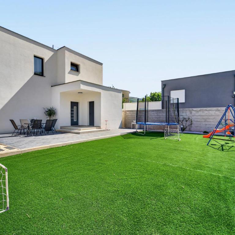 Villa Tadea - Three-Bedroom Villa - 78