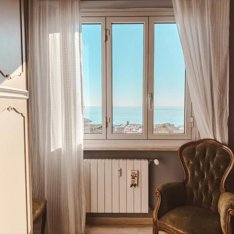 Casa Ornella - Appartamento con 2 Camere da Letto, Balcone e Vista mare - 2
