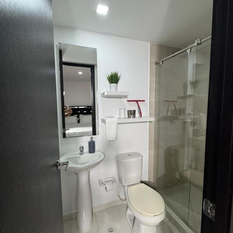 Apartamento moderno en zona exclusiva - Three-Bedroom Apartment - 12
