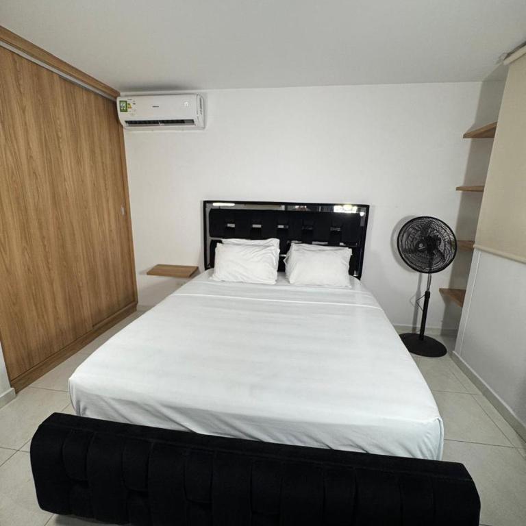 Apartamento moderno en zona exclusiva - Three-Bedroom Apartment - 13