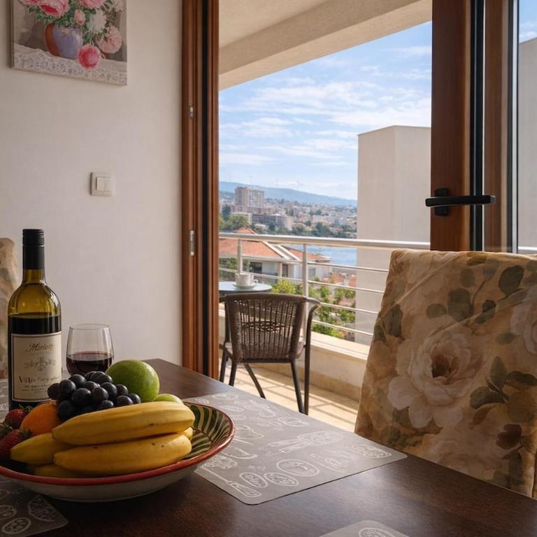 Coastal Apartment with Terrace & Pool - One-Bedroom Apartment - 17