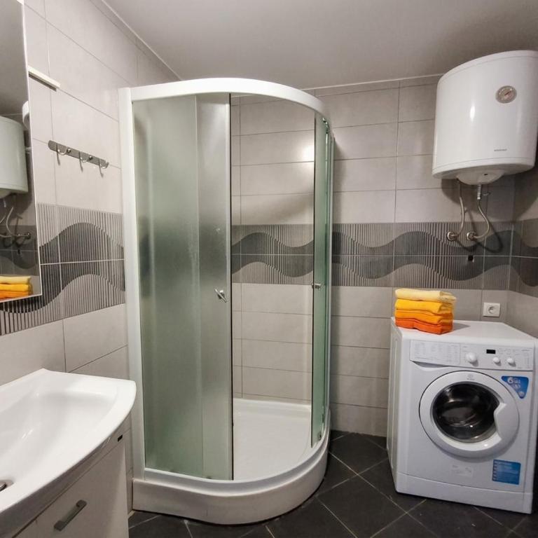 Coastal Apartment with Terrace & Pool - One-Bedroom Apartment - 18