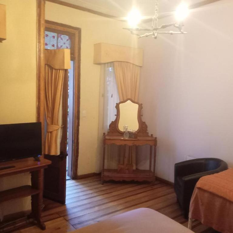 Hotel HALLEY - Vicuña, Valle de Elqui - Budget Triple Room - 1