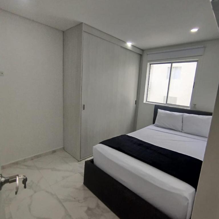 Apartment close to the beach and airport - Three-Bedroom Apartment - 13