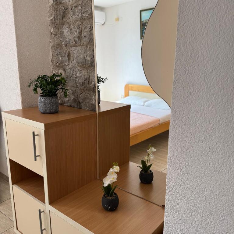 Apartments Top of Budva - Dvokrevetna Soba sa Bračnim Krevetom i Pogledom na More - 5