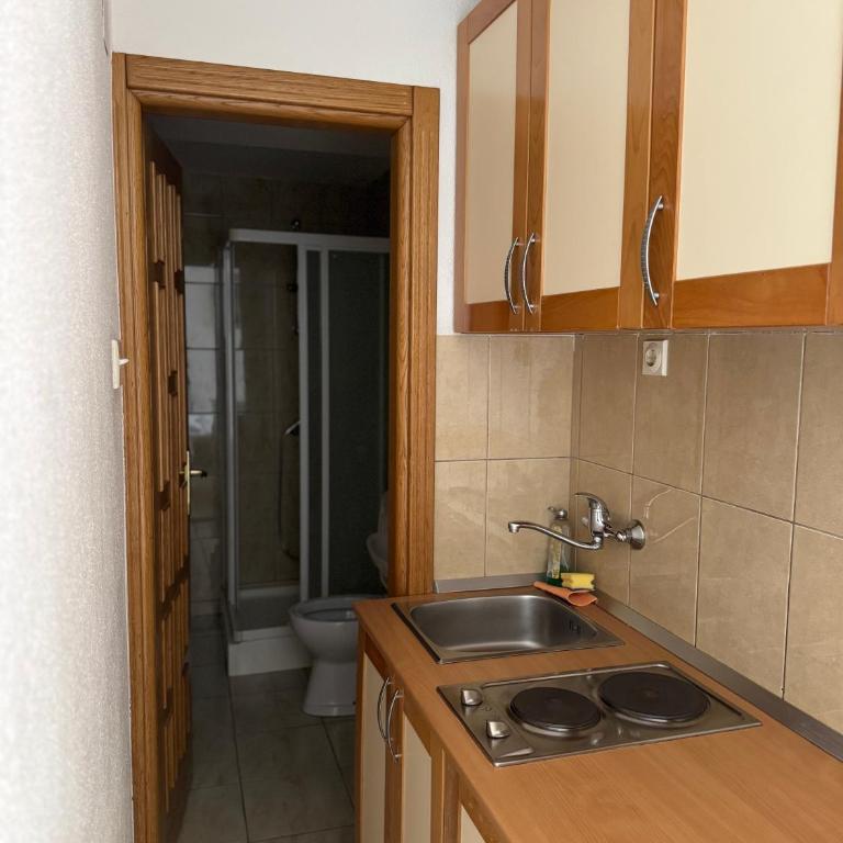 Apartments Top of Budva - Dvokrevetna Soba sa Bračnim Krevetom i Pogledom na More - 7