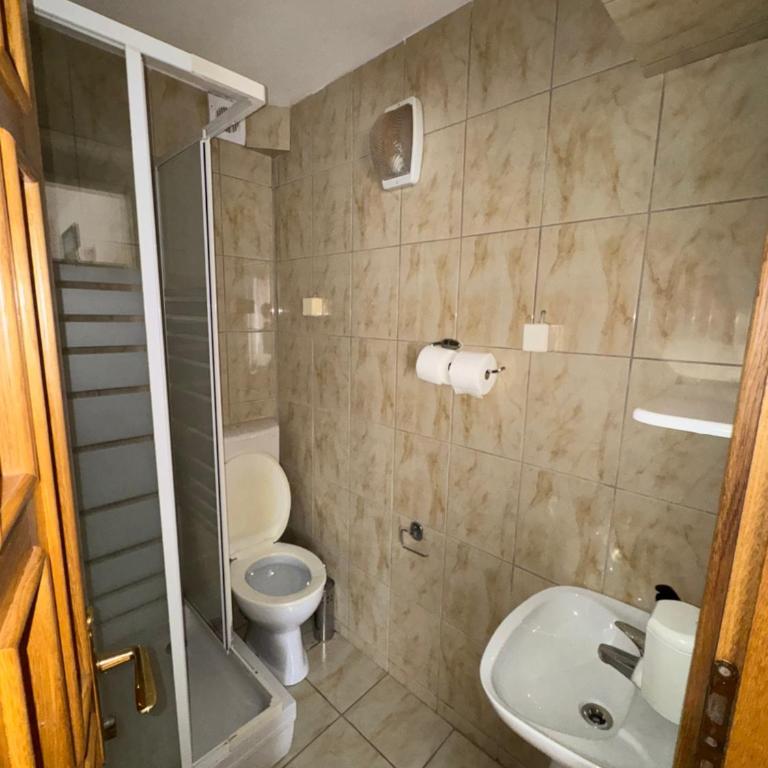 Apartments Top of Budva - Dvokrevetna Soba sa Bračnim Krevetom i Pogledom na More - 8