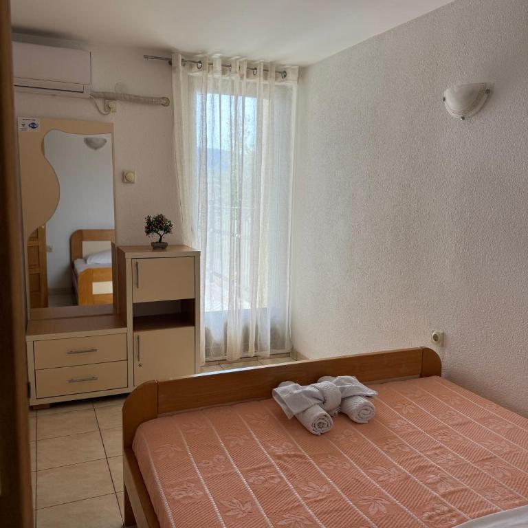 Apartments Top of Budva - Dvokrevetna Soba sa Bračnim Krevetom i Pogledom na More - 12