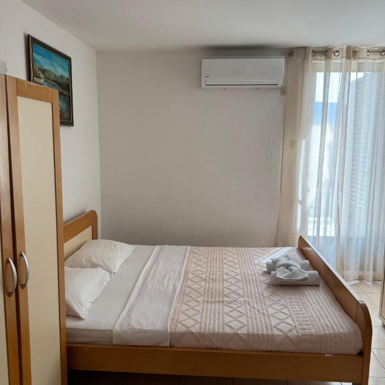 Apartments Top of Budva - Dvokrevetna Soba sa Bračnim Krevetom i Pogledom na More - 17