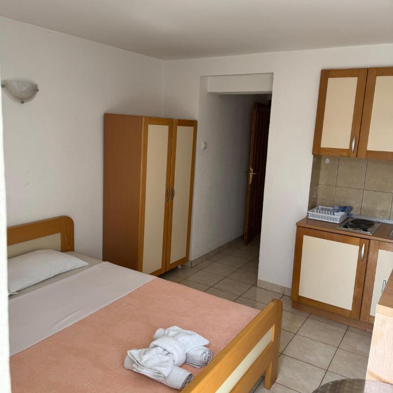 Apartments Top of Budva - Dvokrevetna Soba sa Bračnim Krevetom i Pogledom na More - 18