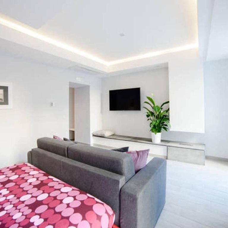 Riviera Luxury Suites - Camera Quadrupla Premium - 8