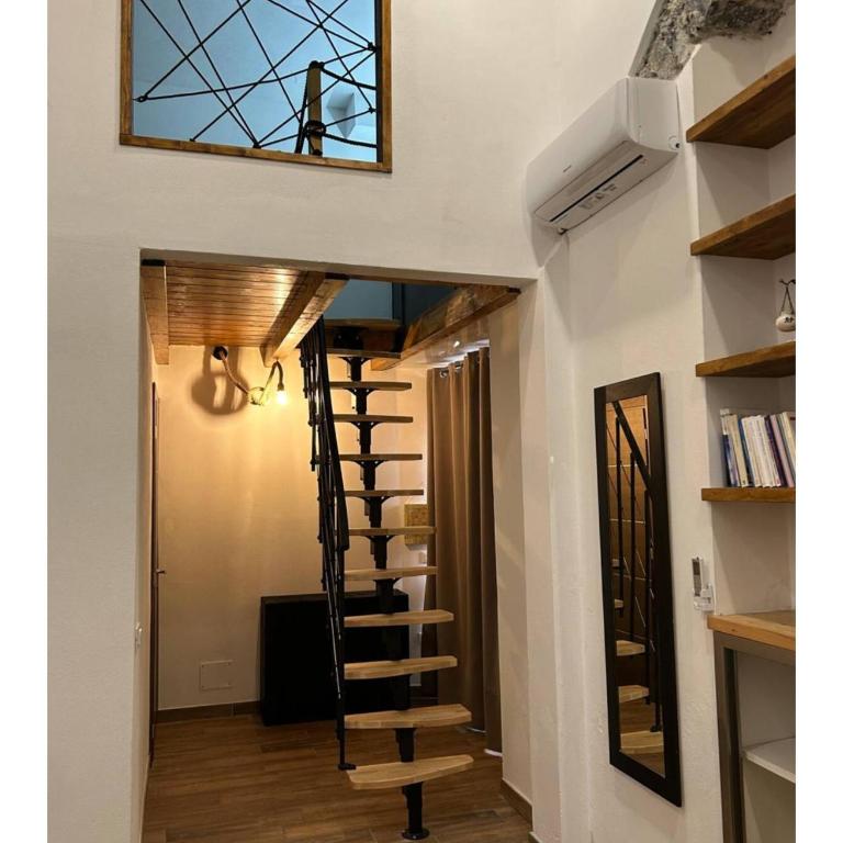 Orizzonte 5 Terre - Via Gio' Batta Casoni 42- Stazione Centrale - Two-Bedroom Apartment - 3