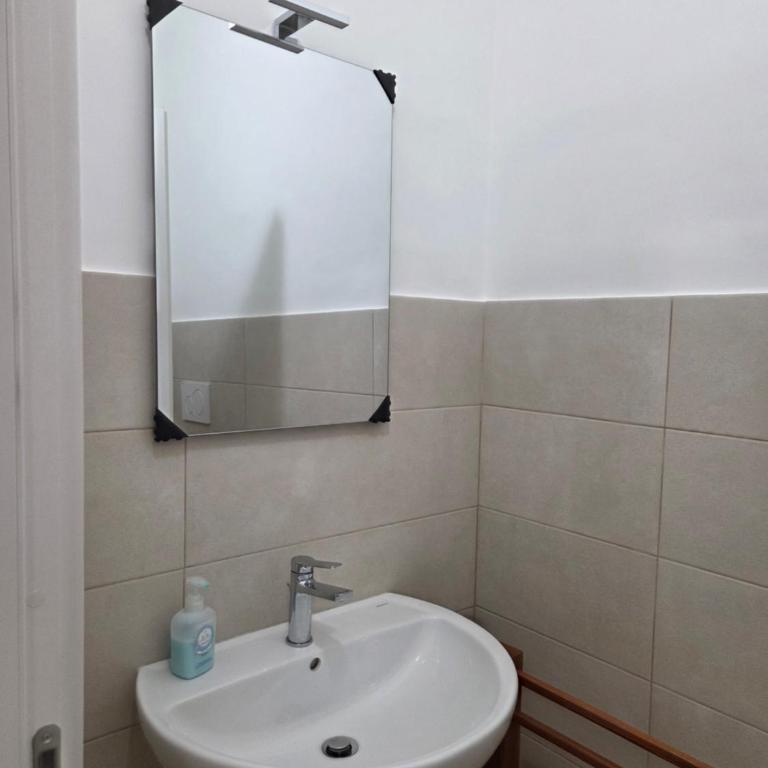 Casa Antonietta - Appartamento con 2 Camere da Letto e Balcone - 12