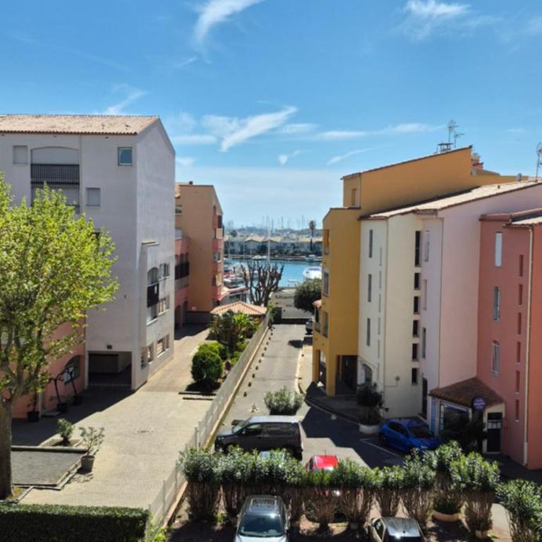 Port Richelieu 120, T3 petite vue port, piscine, parking - Appartement 2 Chambres - 17