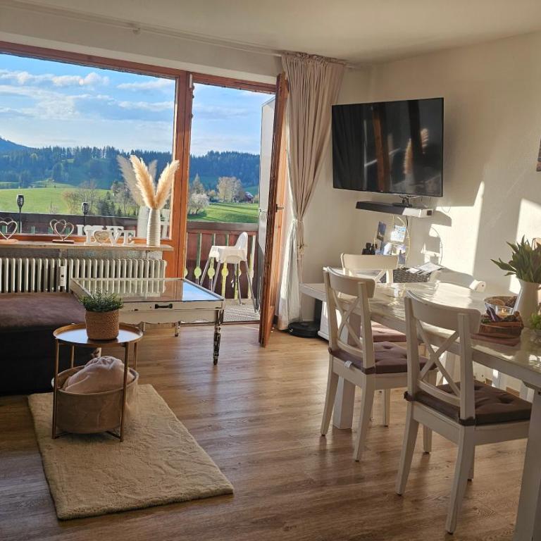 Berg-Juwel mit Hallenbad und Sauna, 4 Schlafbereiche, Hallenbad, Sauna, inklusive Bettwäsche, Handtücher, tolle Kinderausstattung - Apartment mit 3 Schlafzimmern und Bergblick - 9