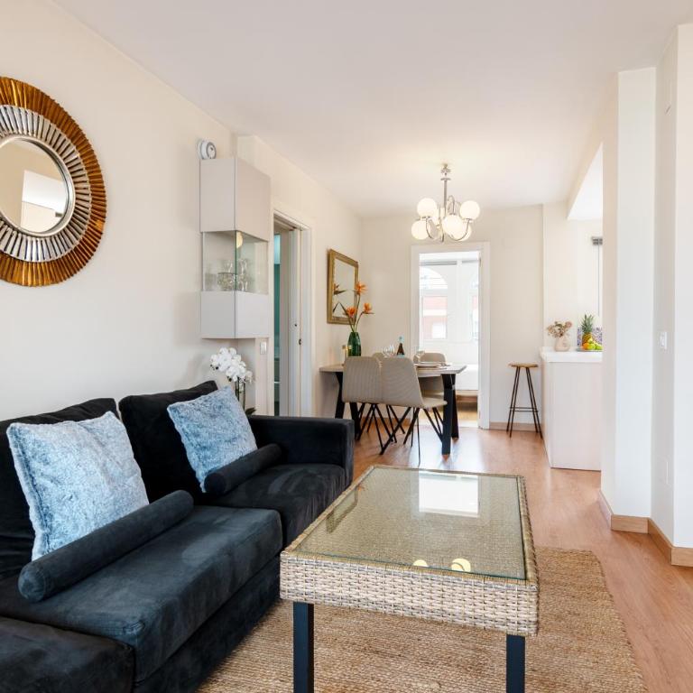 Ático Céntrico con Parking Gratis - Apartamento Ático - 1