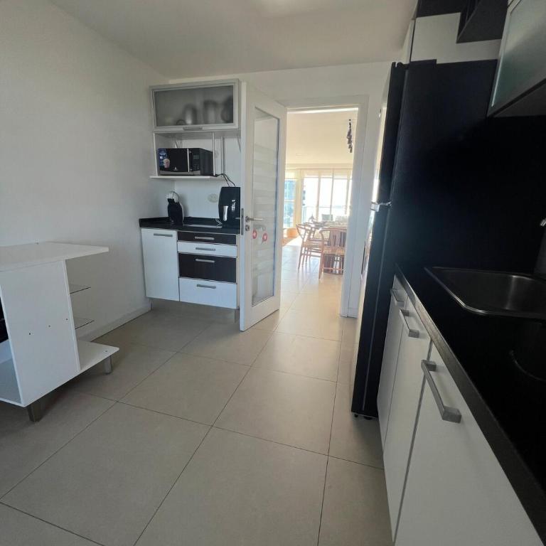 Apartment overlooking Mansa Beach - Apartamento de 3 dormitorios - 2