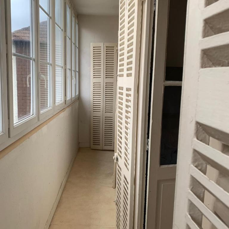 Calme & proche centre - Immeuble béarnais typique - Appartement 1 Chambre - 5