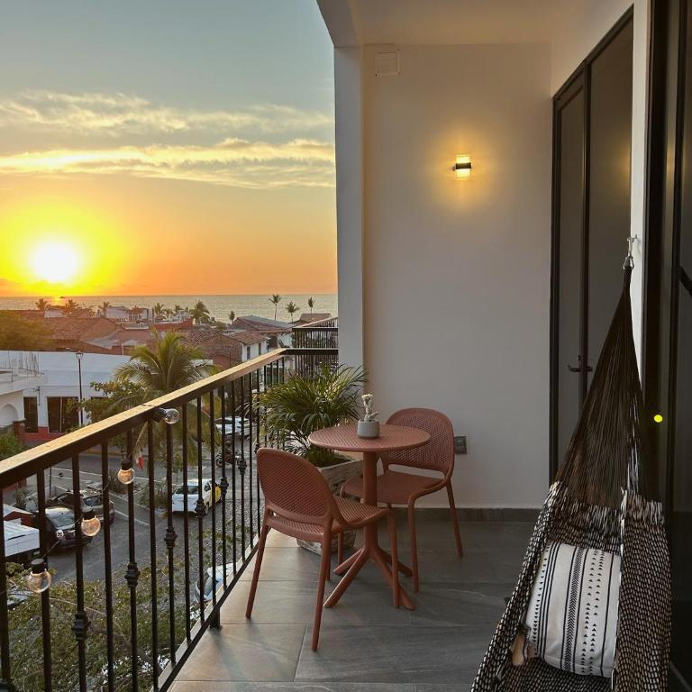 ZenCanto - Two-Bedroom Apartment with Balcony and Sea View - 10