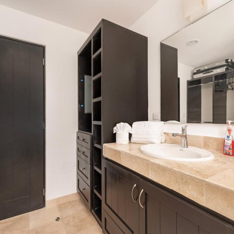 Modern Condo in El Tezal, Peaceful, Secure & Minutes from Cabo Hotspots - Apartamento de 2 dormitorios - 11
